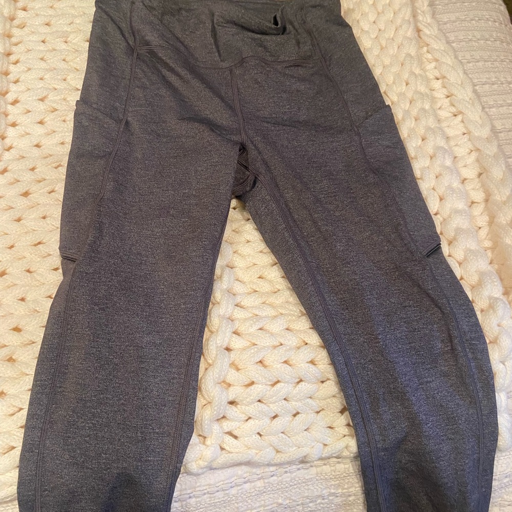 Lululemon grey tights.